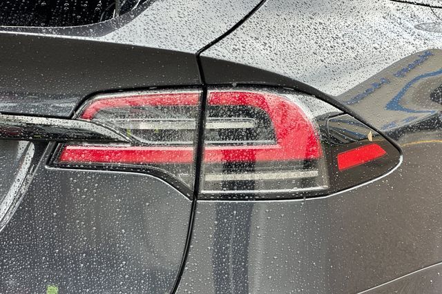 2024 Tesla Model X Base