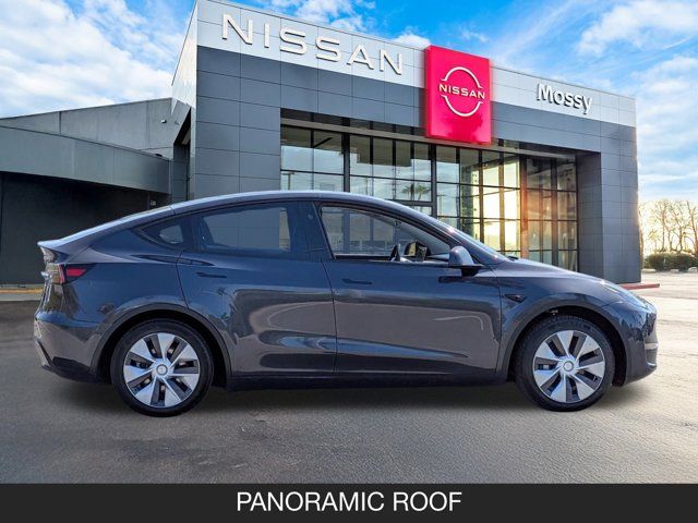 2024 Tesla Model Y 2024 Tesla Model Y