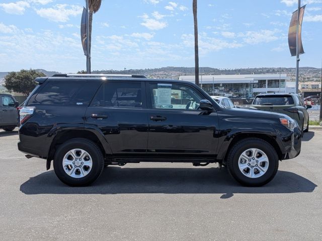 2024 Toyota 4Runner SR5 2024 Toyota 4Runner SR5
