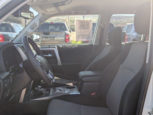 2024 Toyota 4Runner SR5 2024 Toyota 4Runner SR5