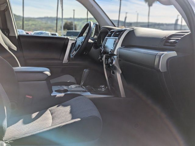 2024 Toyota 4Runner SR5 2024 Toyota 4Runner SR5