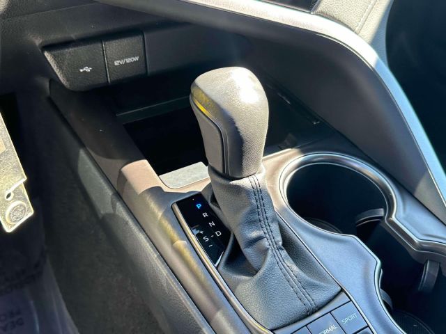 2024 Toyota Camry SE Auto AWD (Natl)