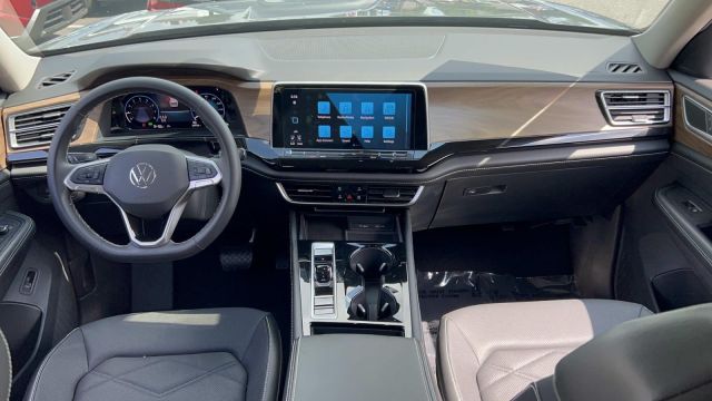 2024 Volkswagen Atlas 2.0T SE w/Technology 4MOTION