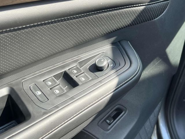 2024 Volkswagen Atlas 2.0T SE w/Technology 4MOTION