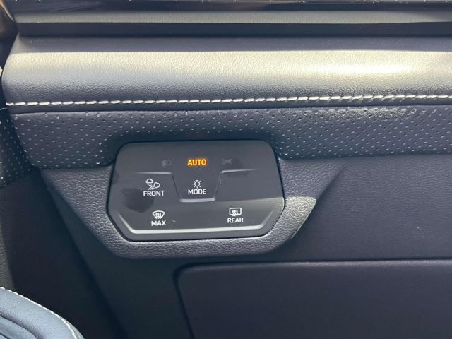 2024 Volkswagen Atlas 2.0T SE w/Technology 4MOTION