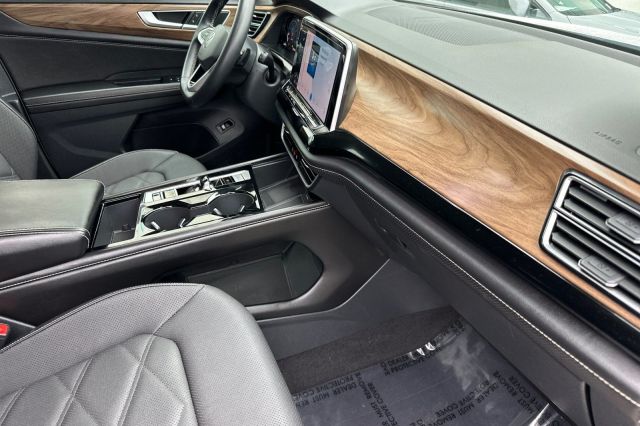 2024 Volkswagen Atlas 2.0T SE w/Technology 2024 Volkswagen Atlas 2.0T SE w/Technology