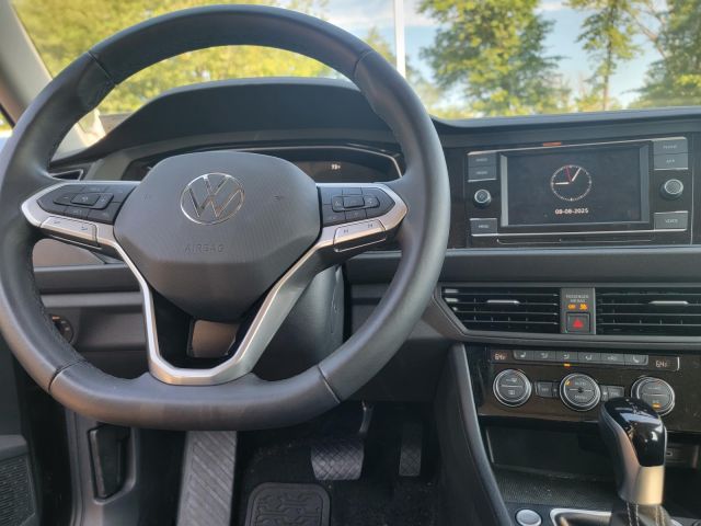 2024 Volkswagen Jetta SE Auto