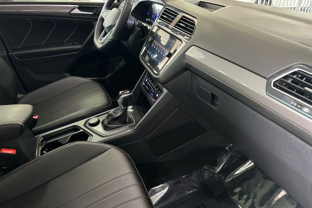 2024 Volkswagen Tiguan 2.0T SE R-Line Black 2024 Volkswagen Tiguan 2.0T SE R-Line Black