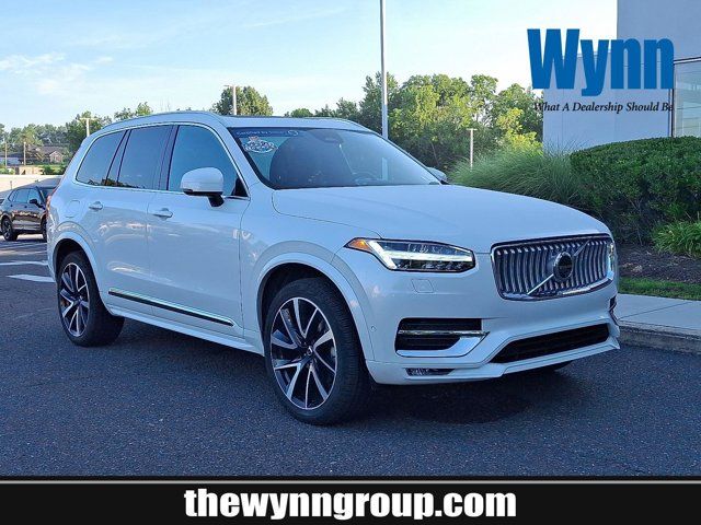2024 Volvo XC90 Plus Bright Theme