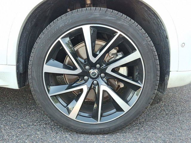 2024 Volvo XC90 Plus Bright Theme