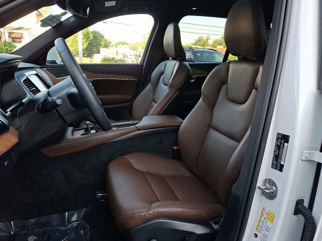 2024 Volvo XC90 Plus Bright Theme