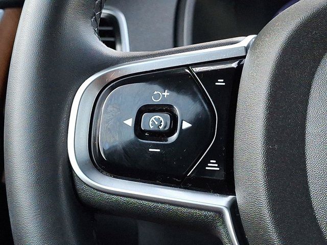 2024 Volvo XC90 Plus Bright Theme