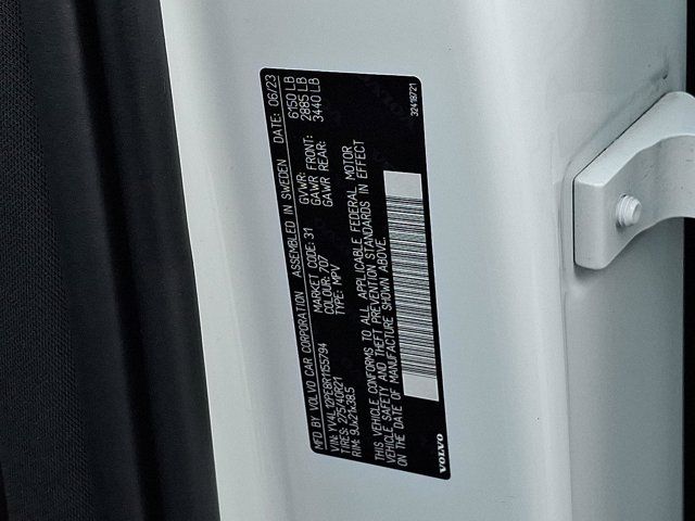 2024 Volvo XC90 Plus Bright Theme