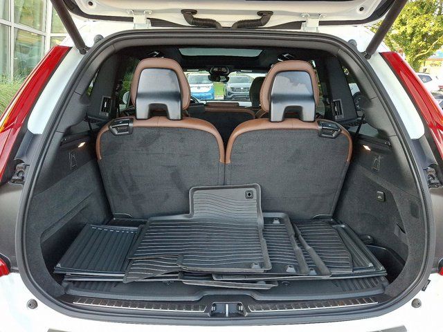 2024 Volvo XC90 Plus Bright Theme