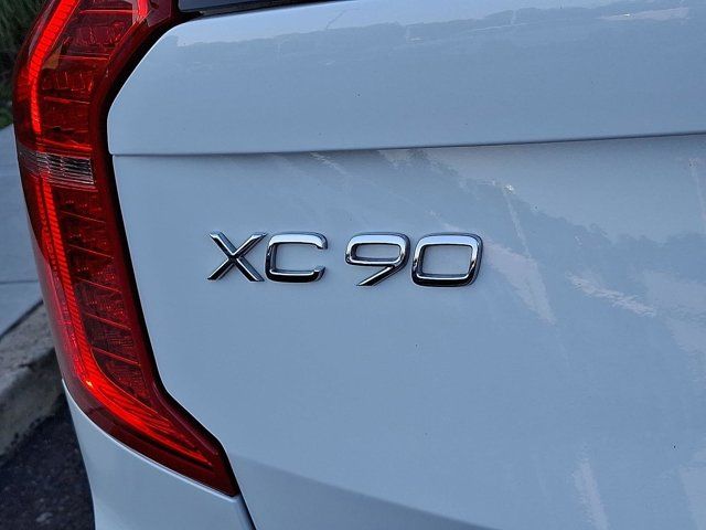 2024 Volvo XC90 Plus Bright Theme