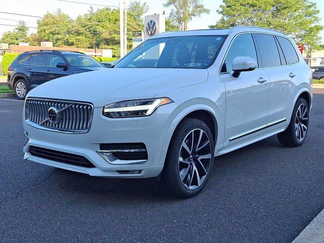 2024 Volvo XC90 Plus Bright Theme