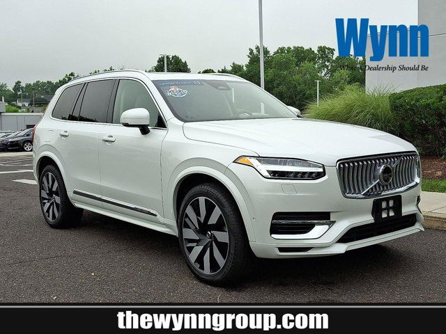 2024 Volvo XC90 Recharge Plug-In Hybrid Plus Bright Theme