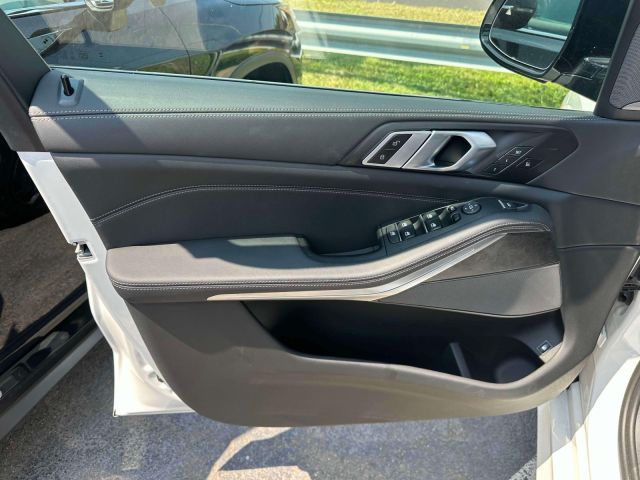 2025 BMW X5 xDrive50e Plug-In Hybrid
