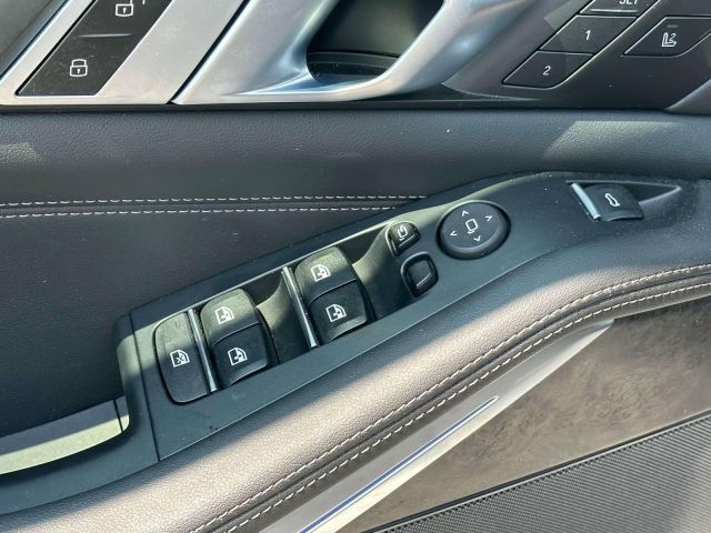 2025 BMW X5 xDrive50e Plug-In Hybrid