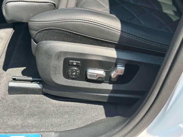 2025 BMW X5 xDrive50e Plug-In Hybrid