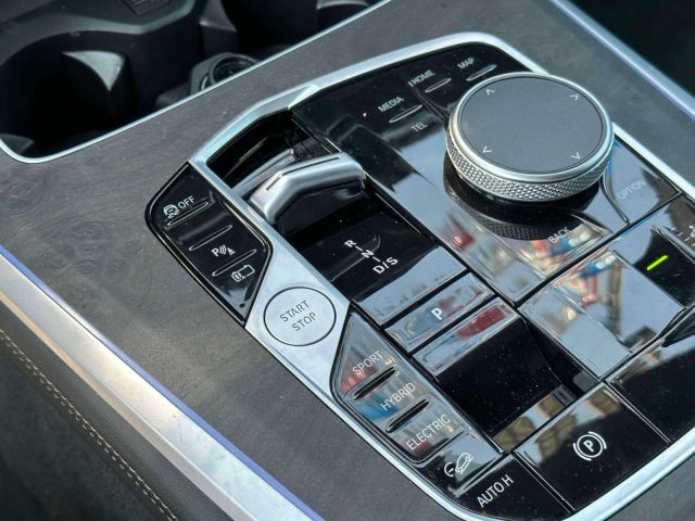 2025 BMW X5 xDrive50e Plug-In Hybrid