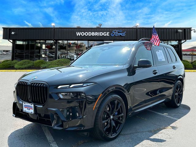 2025 BMW X7 xDrive40i Sports Activity Vehicle