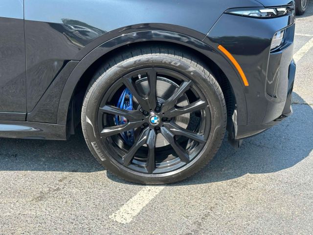 2025 BMW X7 xDrive40i Sports Activity Vehicle