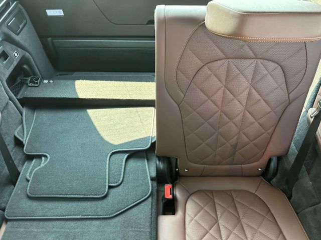 2025 BMW X7 xDrive40i Sports Activity Vehicle