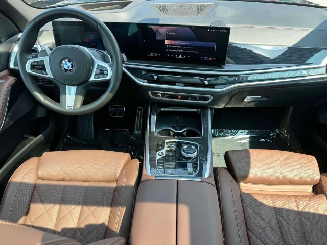 2025 BMW X7 xDrive40i Sports Activity Vehicle