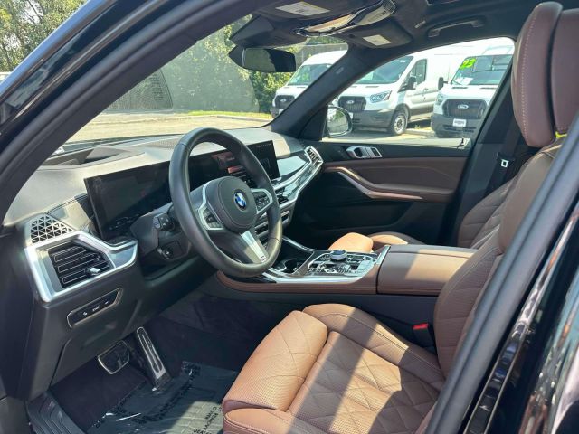 2025 BMW X7 xDrive40i Sports Activity Vehicle