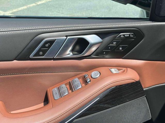 2025 BMW X7 xDrive40i Sports Activity Vehicle