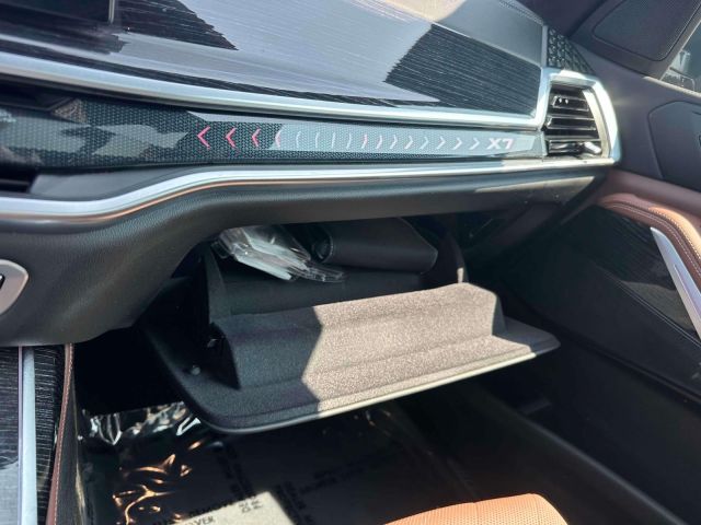 2025 BMW X7 xDrive40i Sports Activity Vehicle