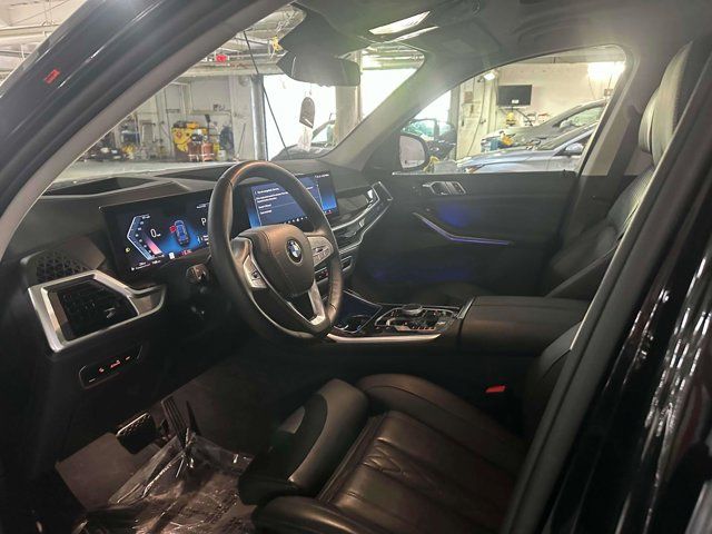 2025 BMW X7 xDrive40i