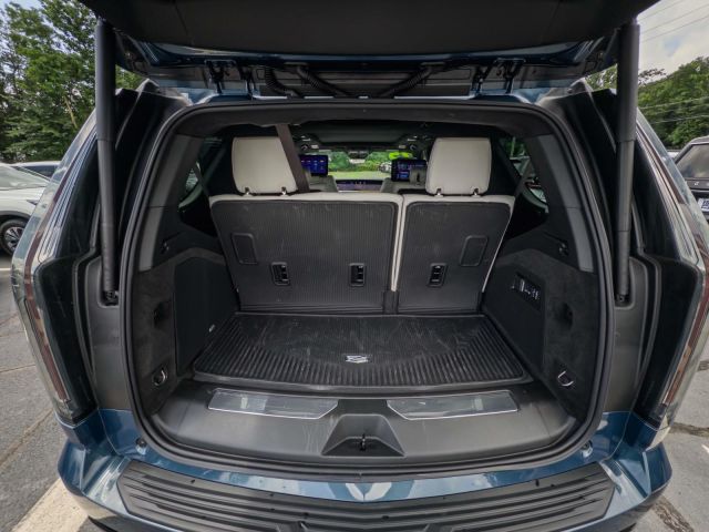 2025 Cadillac Escalade Sport Platinum