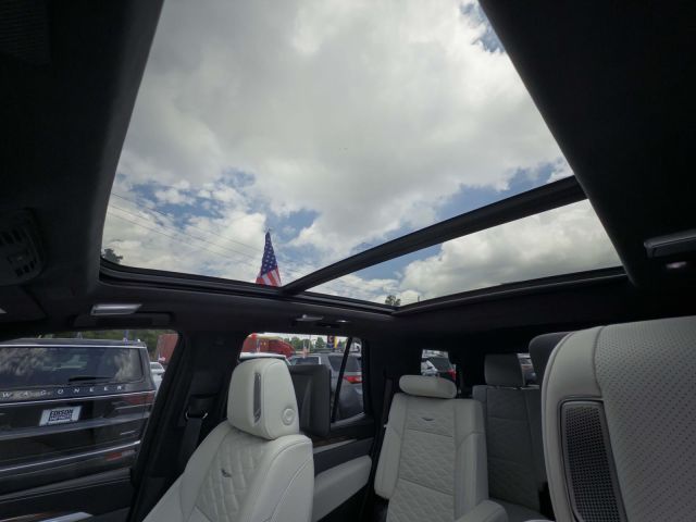 2025 Cadillac Escalade Sport Platinum