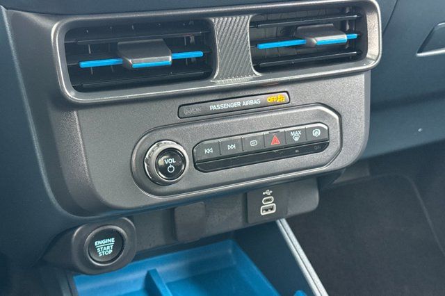 2025 Ford Maverick XLT Pre-Owned 2025 Ford Maverick XLT Pre-Owned