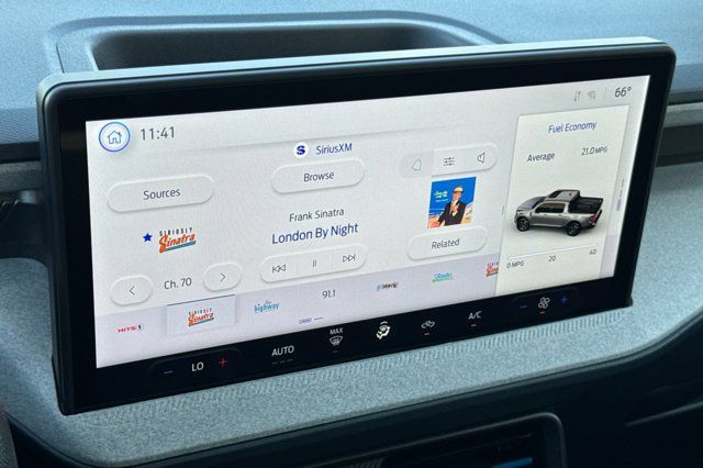 2025 Ford Maverick XLT Pre-Owned 2025 Ford Maverick XLT Pre-Owned