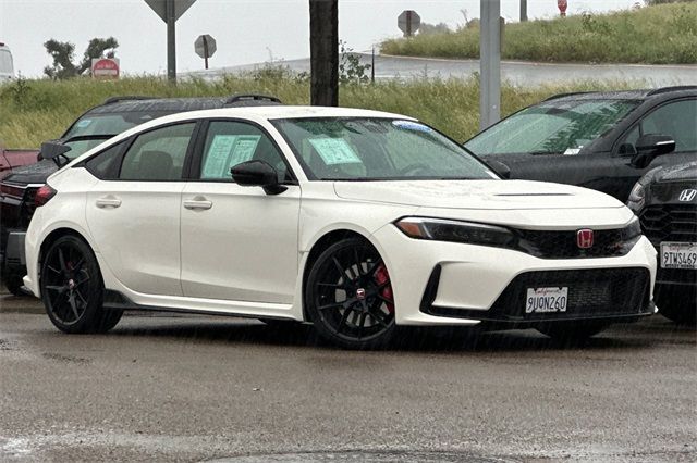 2025 Honda Civic Type R photo 2