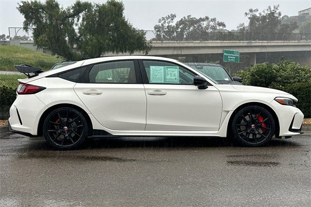 2025 Honda Civic Type R photo 3