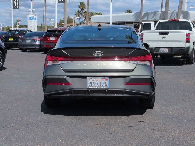 2025 Hyundai Elantra SEL Sport