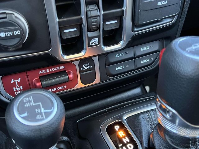 2025 Jeep Gladiator Willys 4x4 2025 Jeep Gladiator Willys 4x4