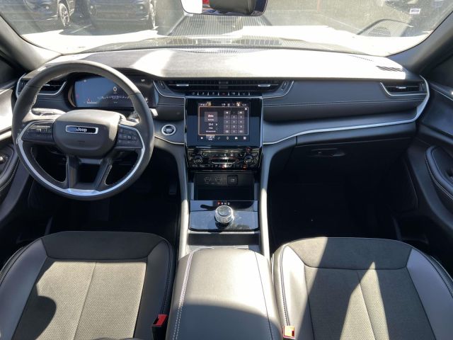 2025 Jeep Grand Cherokee Altitude X 4x4