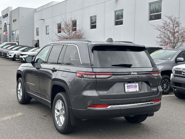 2025 Jeep Grand Cherokee Laredo X 4x4