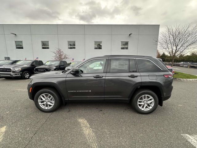 2025 Jeep Grand Cherokee Laredo X 4x4