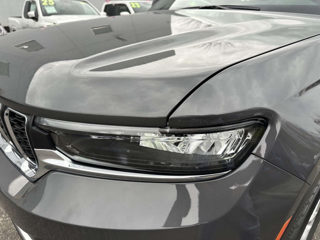 2025 Jeep Grand Cherokee Laredo X 4x4