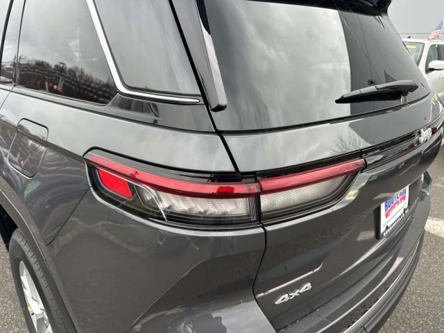 2025 Jeep Grand Cherokee Laredo X 4x4