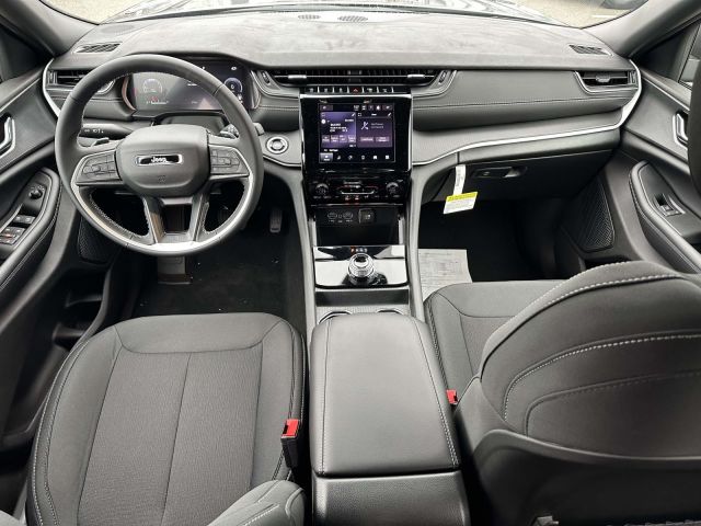 2025 Jeep Grand Cherokee Laredo X 4x4