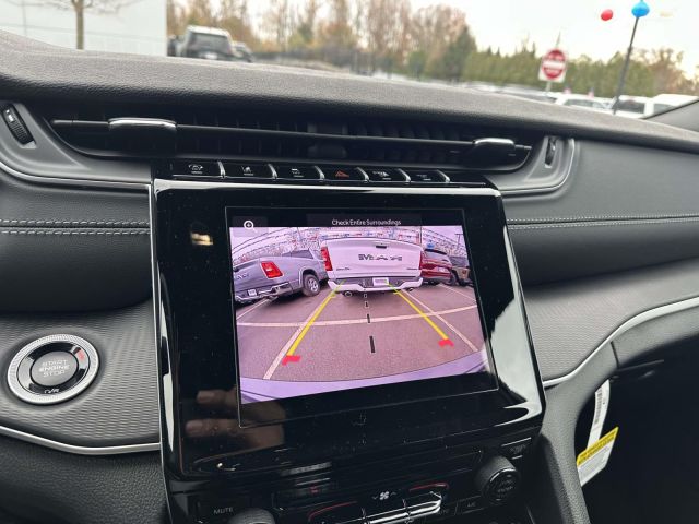 2025 Jeep Grand Cherokee Laredo X 4x4