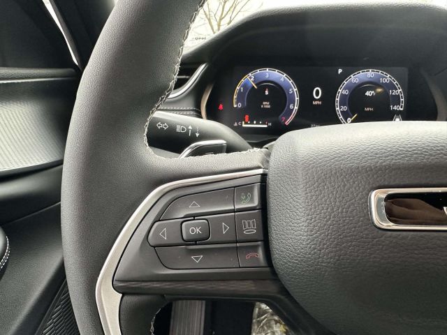 2025 Jeep Grand Cherokee Laredo X 4x4