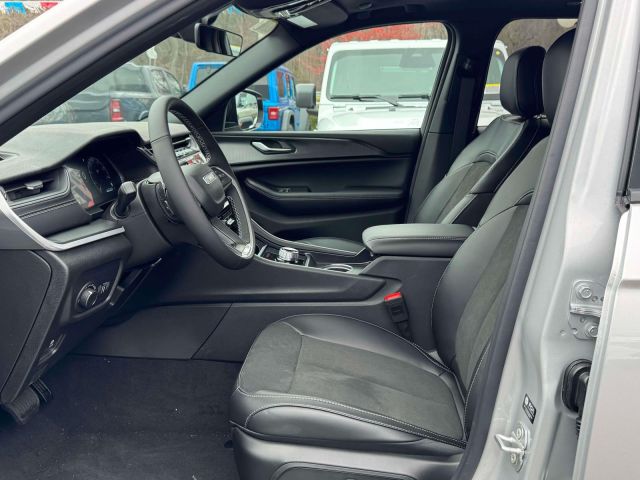 2025 Jeep Grand Cherokee Altitude X 4x4